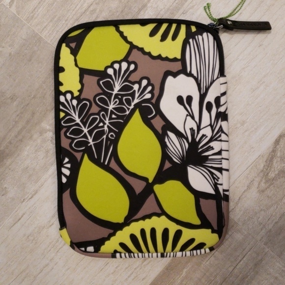 Vera Bradley Green & Black Floral Neoprene Tablet Case-NWOT - Picture 4 of 7
